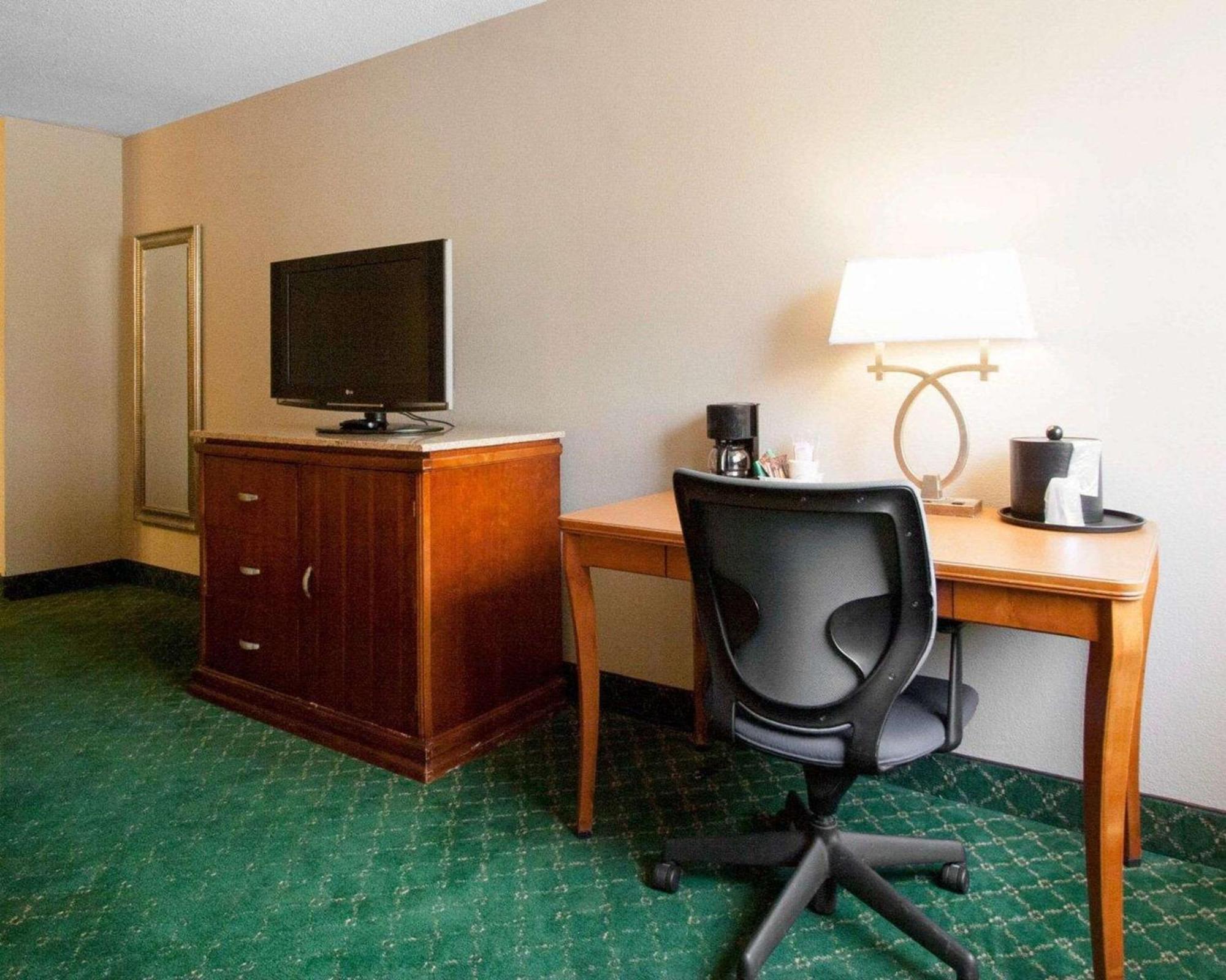 Quality Inn Cairo I-57 Экстерьер фото